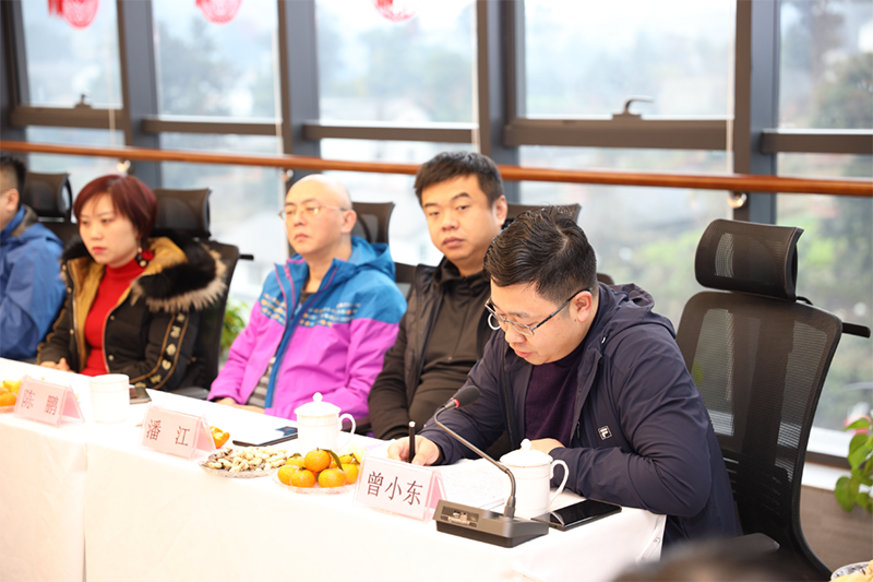 喜庆新春佳节 共话美好未来——汇赢国际举行迎新春座谈会(图5)