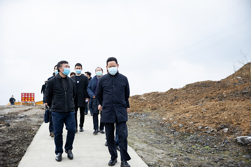 副省长杨兴平调研汇赢国际连界足球竞训基地并指导防疫工作(图1)