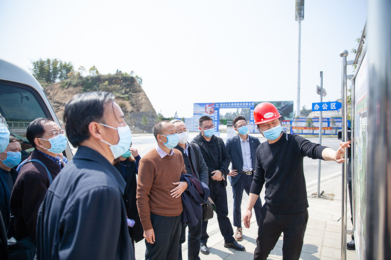 四川省装配式建筑产业协会会长蒙昌嘉莅临汇赢连界基地调研(图3)