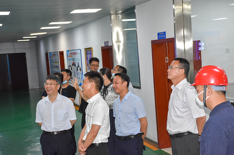 中航安盟保险公司到汇赢连界基地调研(图1)