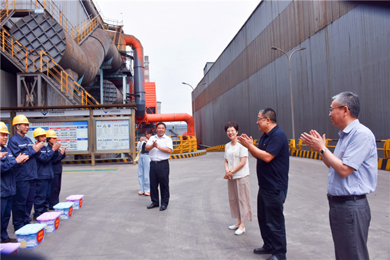 省总工会调研组到汇赢连界基地调研并慰问一线员工(图1)