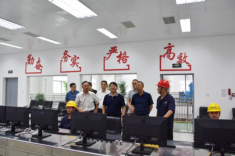 经济和信息化厅技改处处长孙仁伟一行到汇赢连界基地调研(图1)