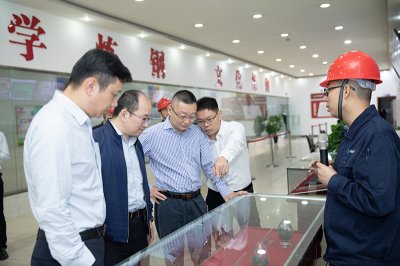 浦发银行成都分行考察汇赢国际连界基地