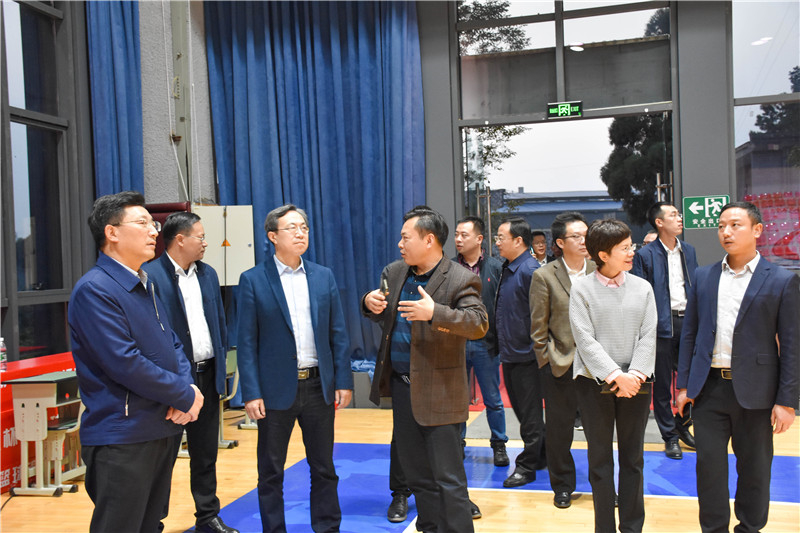 省总工会领导一行到汇赢连界基地调研(图3) 省总工会领导一行到汇赢连界基地调研(图3)