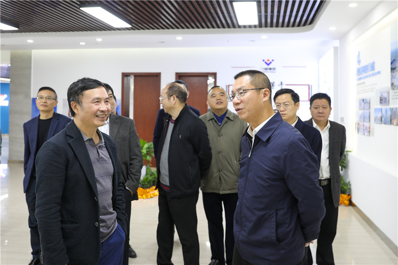 威远县委书记兰徐率队到汇赢连界基地调研(图1)