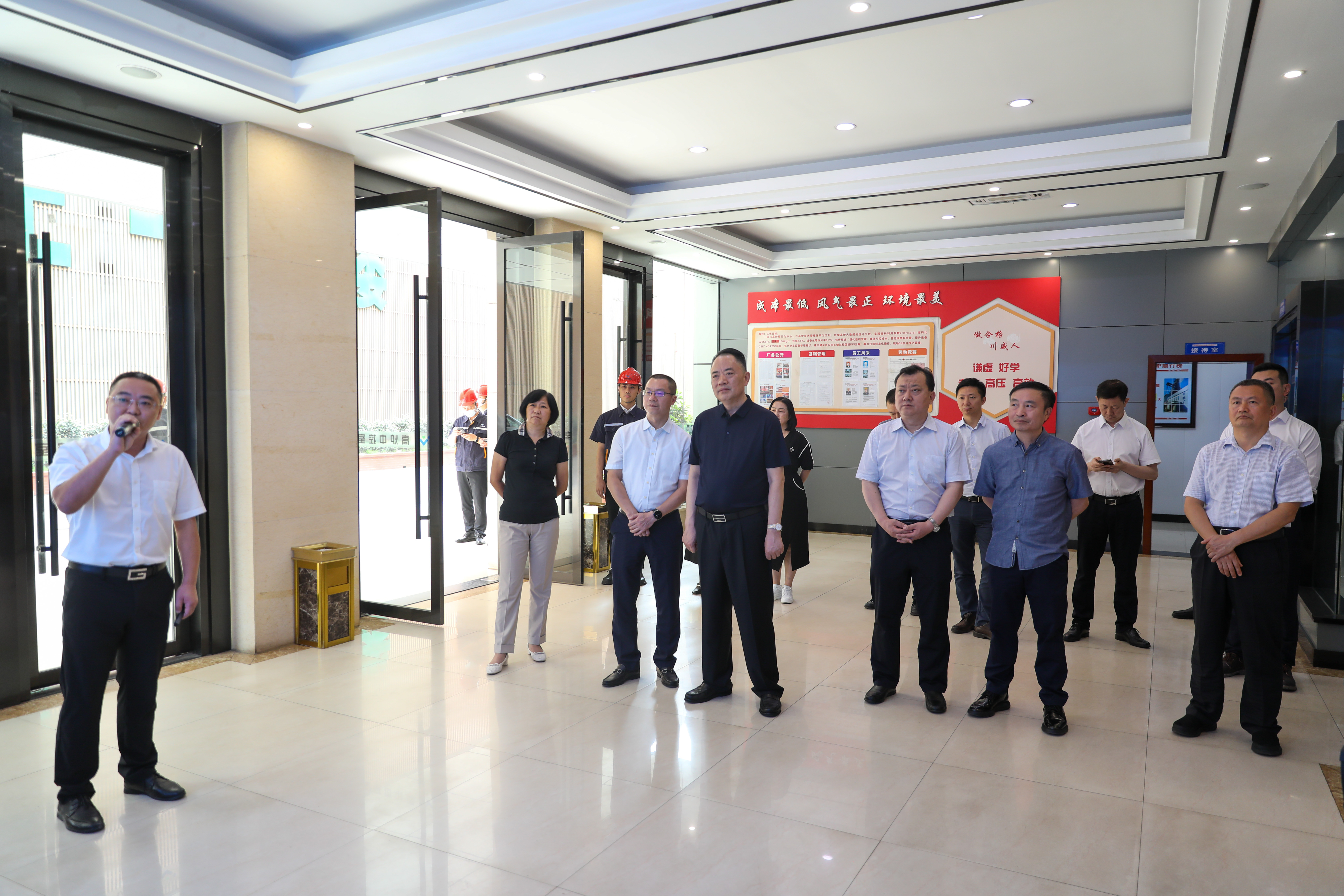 省人大常委会副主任宋朝华到汇赢连界基地 考察调研(图2)