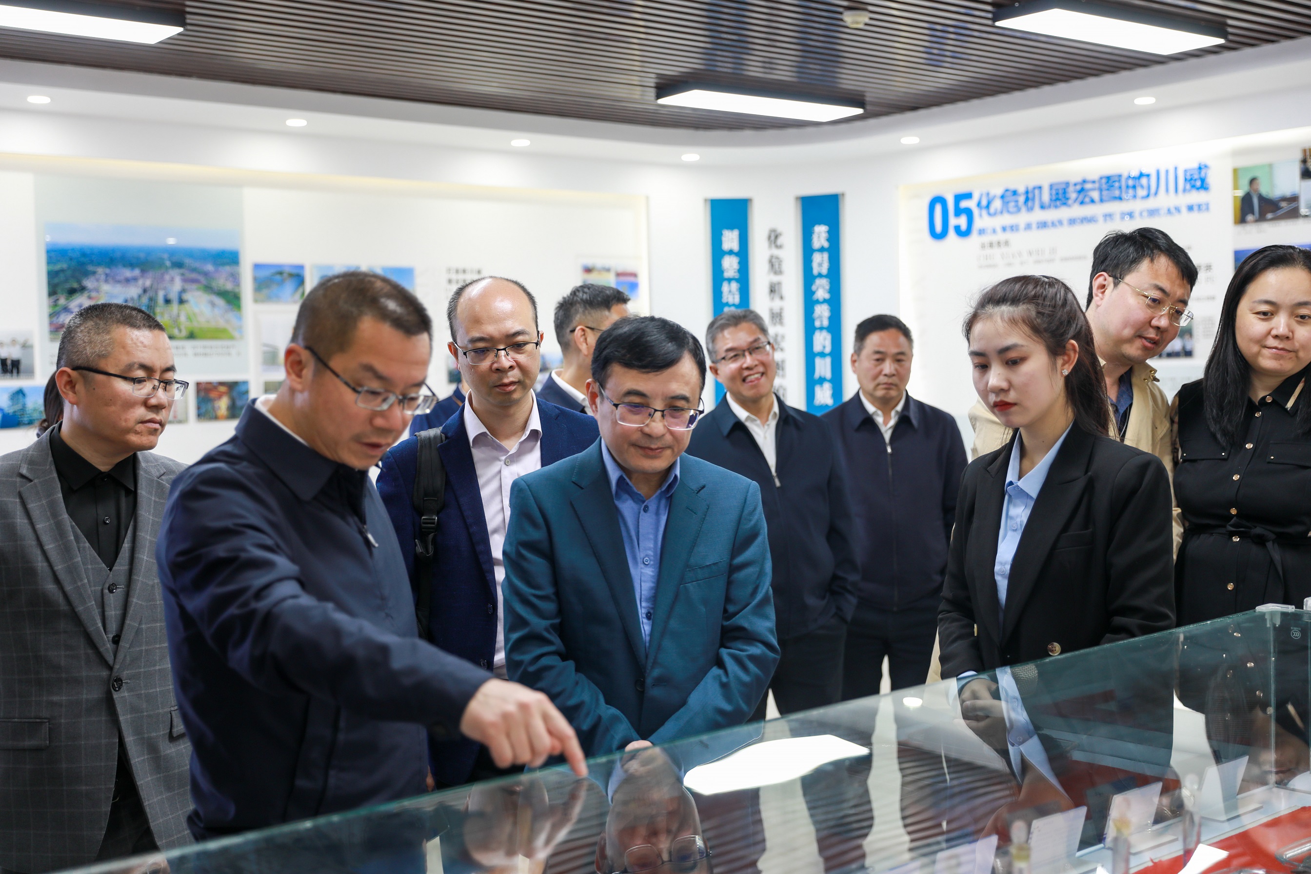 政企联动  协同发展——远洋能源·上海汉兴·中投到汇赢考察交流(图2)