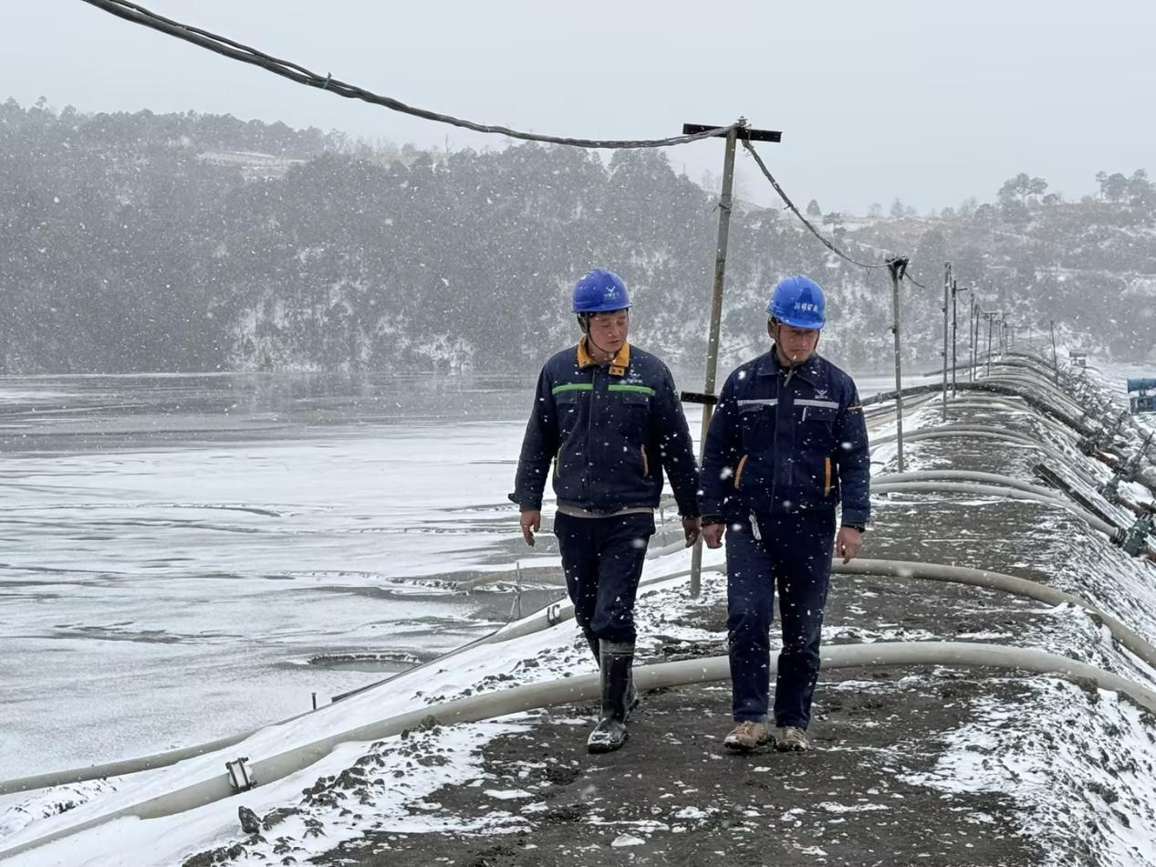 战风雪,斗严寒! ——联鑫矿业公司会理区域全力护航节前安全生产(图4) 战风雪,斗严寒! ——联鑫矿业公司会理区域全力护航节前安全生产(图4)