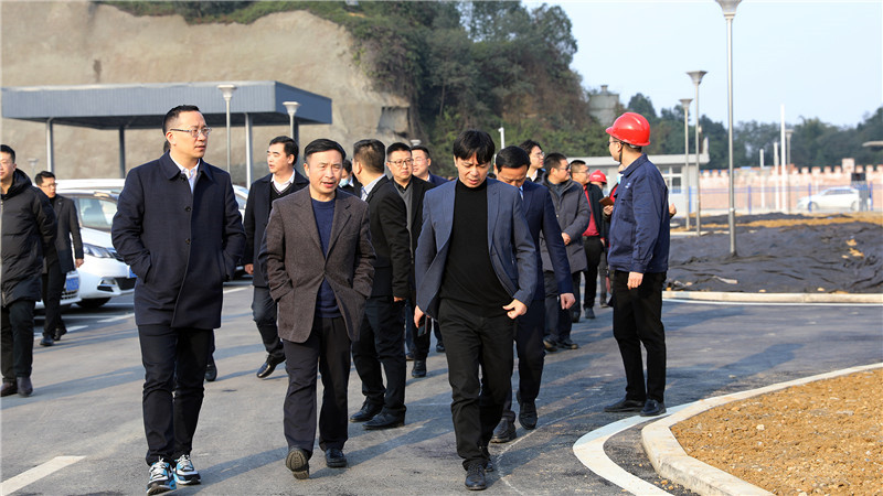 成都兴城供应链集团到汇赢钒钛科技考察交流(图3)