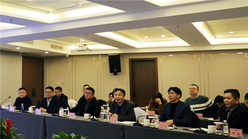 成都兴城供应链集团到汇赢钒钛科技考察交流(图5)