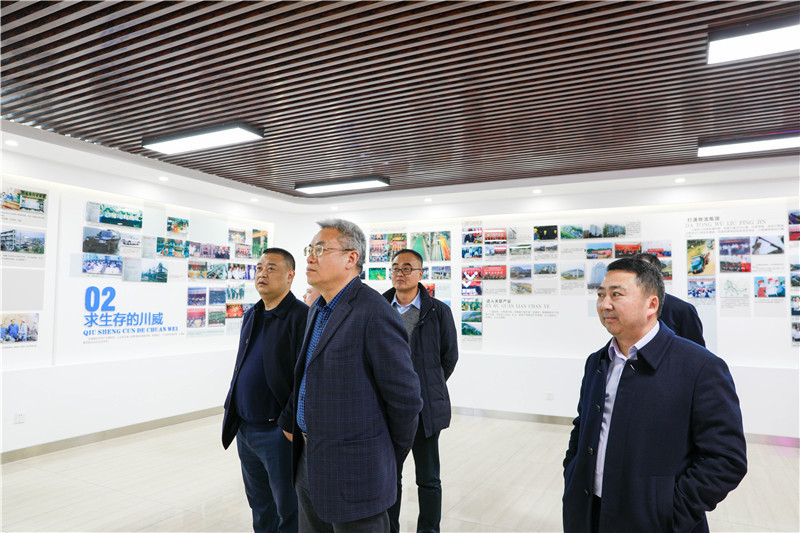 川煤集团副总经理徐廷甫一行 到汇赢连界基地交流(图2)