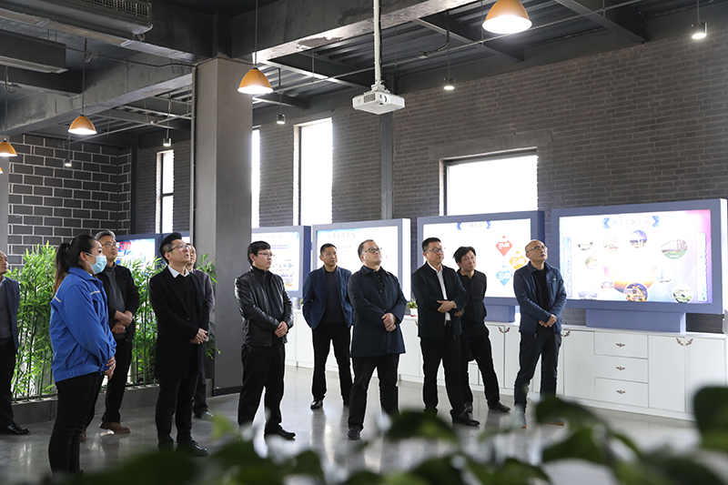 资中县领导到汇赢连界生产基地开展专题调研(图1)