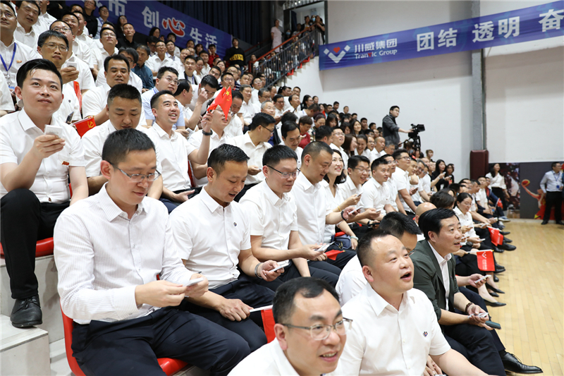 汇赢国际隆重举行庆“5.23”首届啦啦操暨第二届体育联赛活动(图11)
