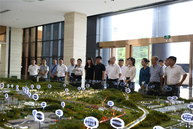 云南省玉溪市江川区区长常成一行莅临汇赢考察调研(图1)