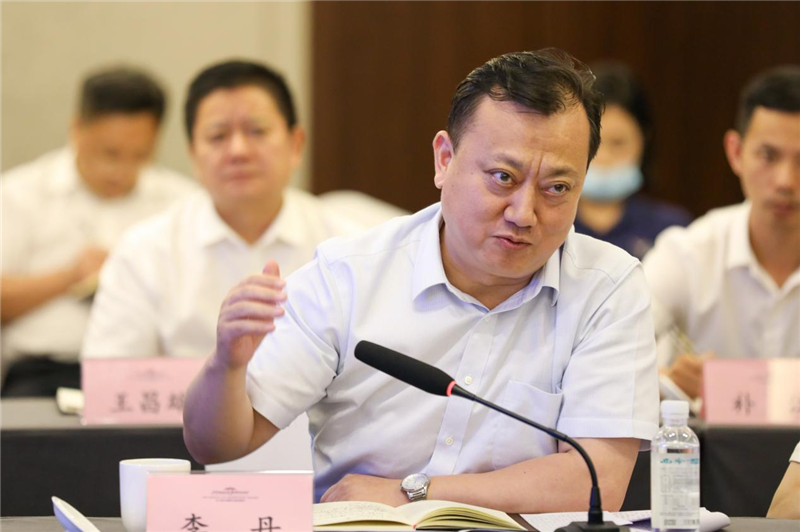 四川省委省政府决策咨询委员会到汇赢国际交流调研(图7)